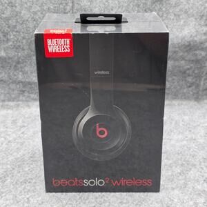 New Unopened Beats Solo2 Wireless On-Ear Bluetooth Headphones Gloss Black B0534
